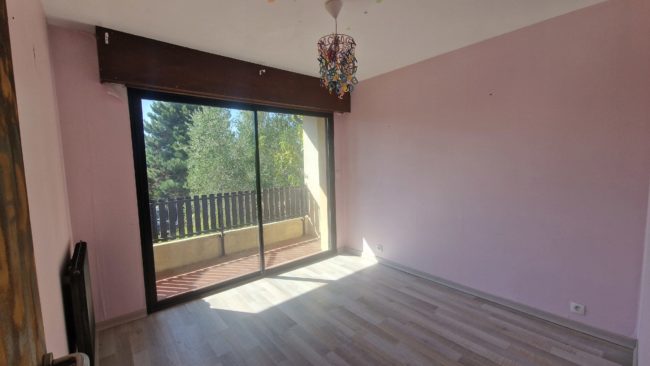 Maison familiale à vendre – 97 m² avec jardin et balcon – Laurent Vasseur Immobilier