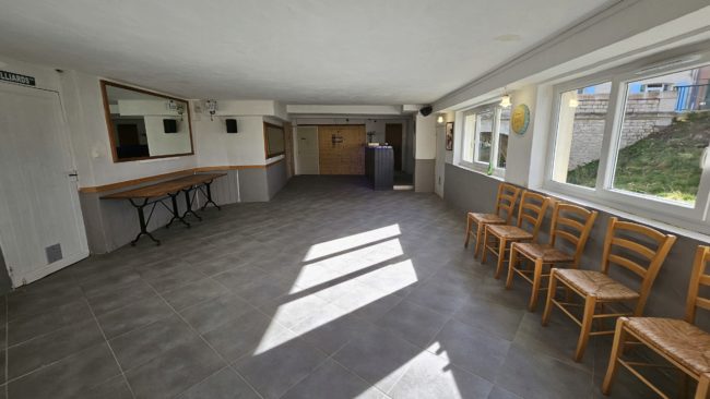 Auberge, chambres d’hôtes, bar, restaurant et logement privé à vendre – Portes-en-Valdaine, proche Dieulefit