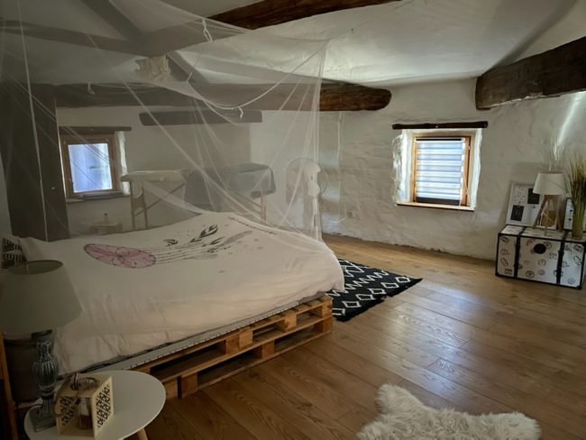 Auberge, chambres d’hôtes, bar, restaurant et logement privé à vendre – Portes-en-Valdaine, proche Dieulefit