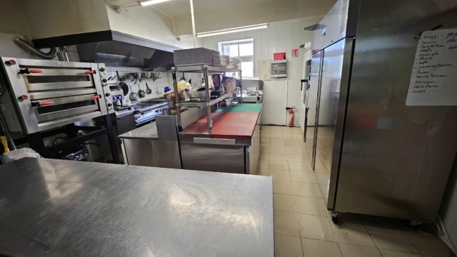 Auberge, chambres d’hôtes, bar, restaurant et logement privé à vendre – Portes-en-Valdaine, proche Dieulefit