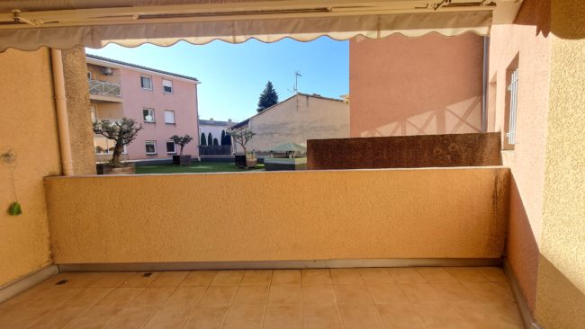 Terrasse de 9 m² de cet appartement à vendre à Nyons