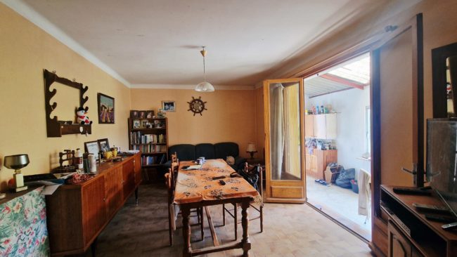 Séjour salle à manger de cette maison à vendre à Montbrison-sur-Lez en Drôme Provençale