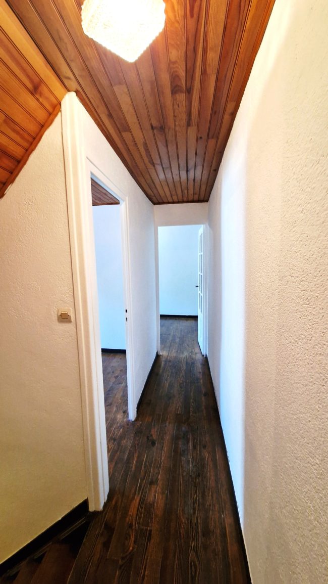 Maison à vendre à Saint-Nazaire-le-Désert – 3 chambres, studio indépendant