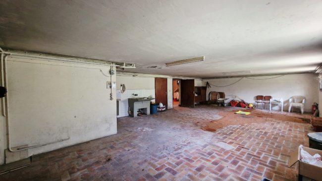 Grande maison à rénover de 231 m² avec 5 chambres et terrain constructible à Dieulefit